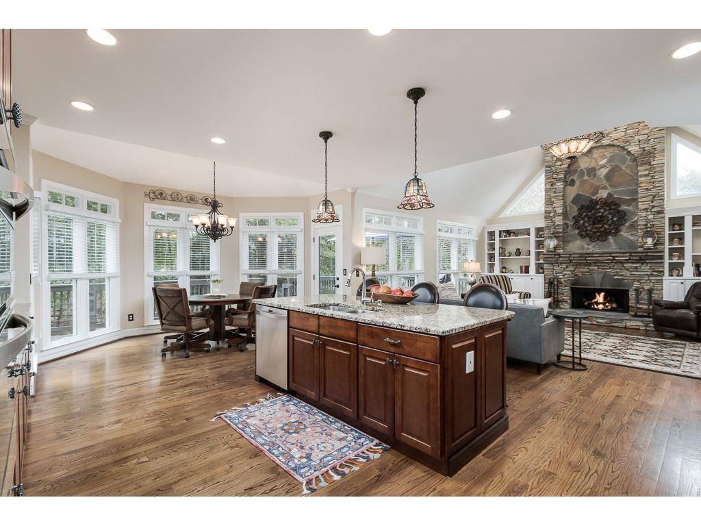 Alpharetta, GA 30022,9640 Nesbit Lakes DR