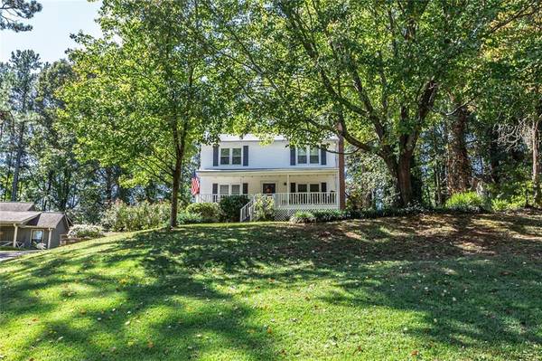 71 Lake Somerset Crest NW, Marietta, GA 30064