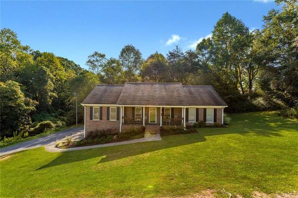 4405 Hog Mountain RD, Hoschton, GA 30548