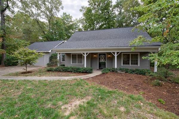 565 Tollwood DR, Roswell, GA 30075