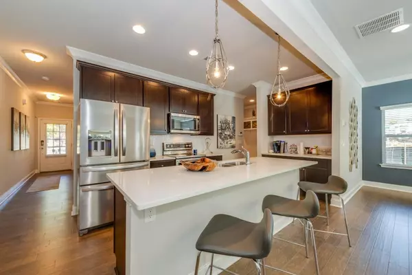 Atlanta, GA 30354,397 Mulberry ROW #2704