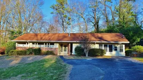 560 Park Street PL, Gainesville, GA 30501