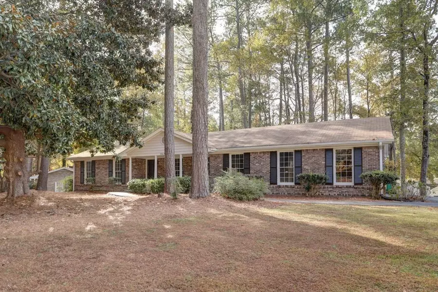 2472 Riverglenn CIR, Dunwoody, GA 30338