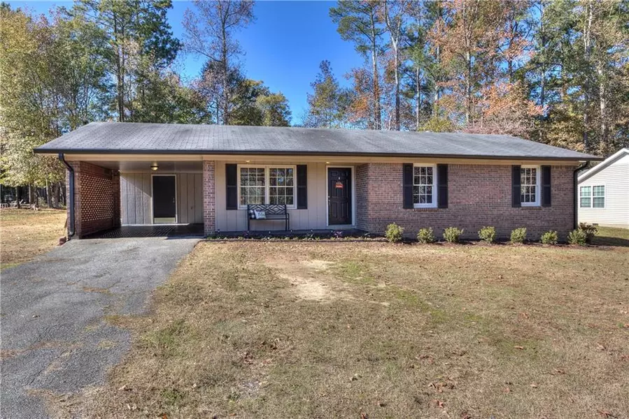 402 Pathfinder CIR, Calhoun, GA 30701