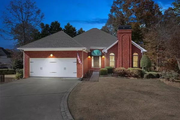 Alpharetta, GA 30022,310 Oak Alley CT