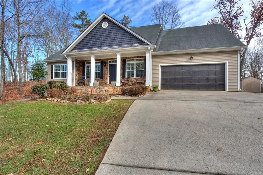 73 Shady Valley DR SW, Cartersville, GA 30120