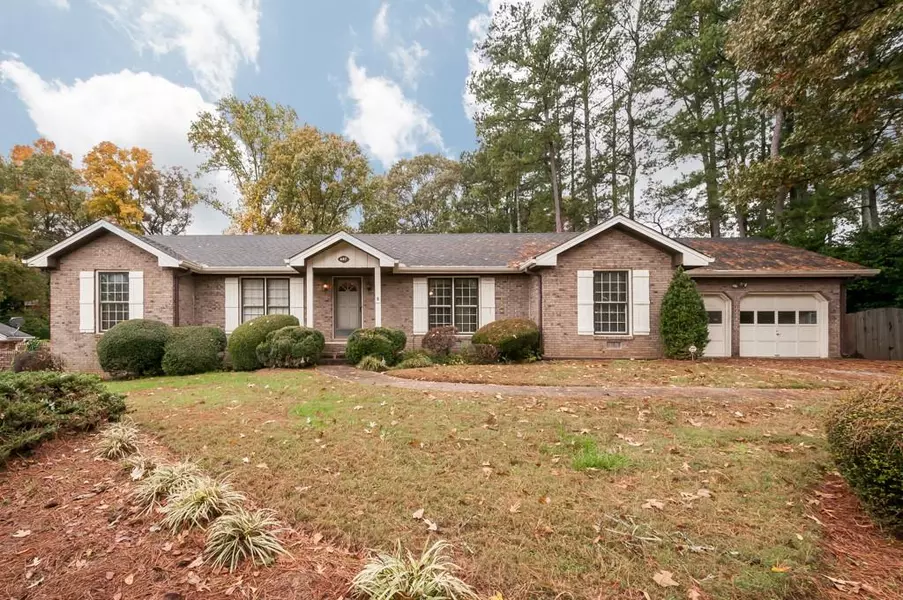 687 Rollingwood PL, Stone Mountain, GA 30087