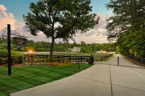 Roswell, GA 30075,1050 Meadowview RD