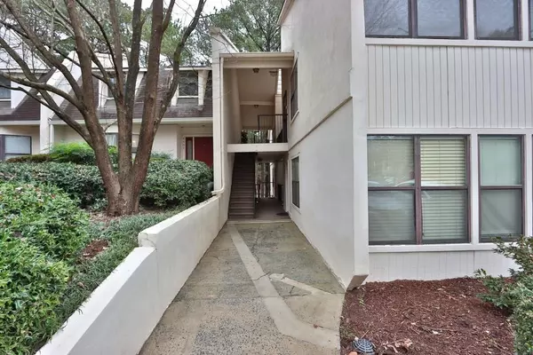 Sandy Springs, GA 30350,2410 HUNTINGDON CHASE