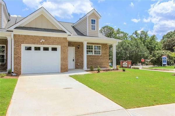 260 Rosenwald LN, Hampton, GA 30228