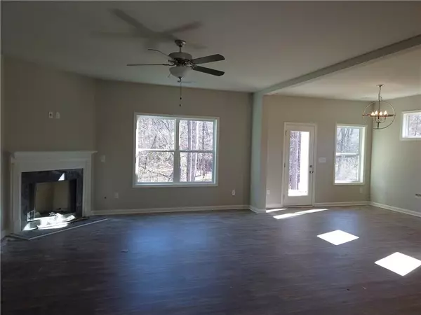 Hoschton, GA 30548,500 White Trillium DR