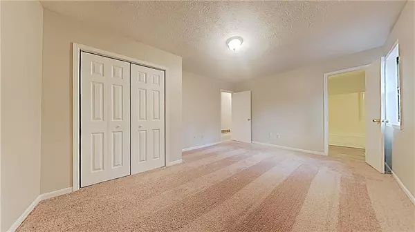 Newnan, GA 30263,892 Country Club RD