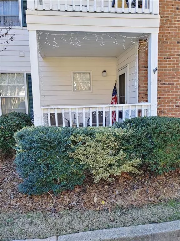 Roswell, GA 30076,417 St Streamside DR #417