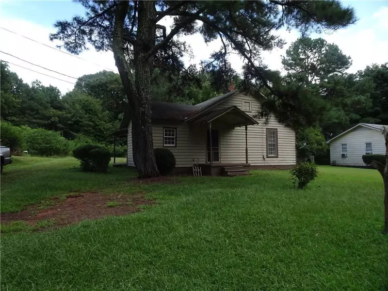 184 Meriwether ST, Grantville, GA 30220