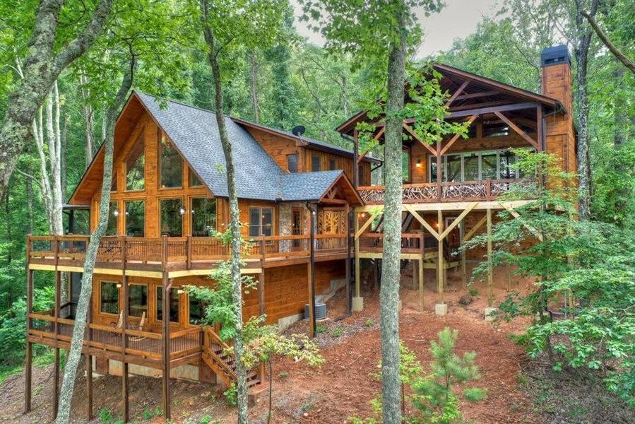 8 Rocky Face RD, Blue Ridge, GA 30513