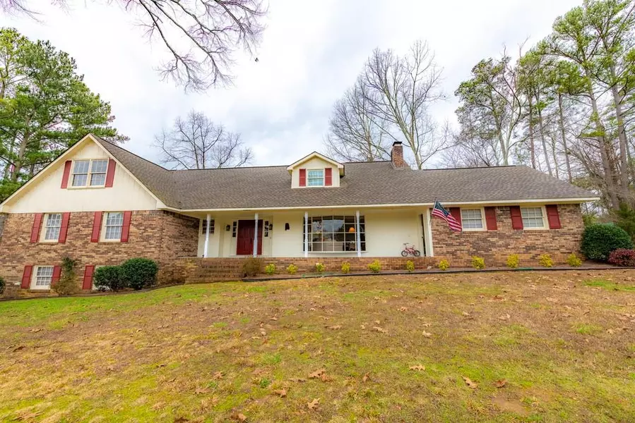 407 Woodland TER, Calhoun, GA 30701