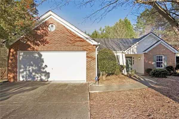 469 Crested View DR, Loganville, GA 30052