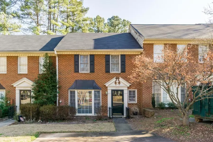 7919 Briar Villa PL, Sandy Springs, GA 30350