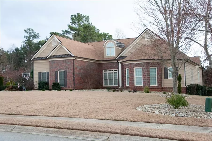 6729 Great Water DR, Flowery Branch, GA 30542