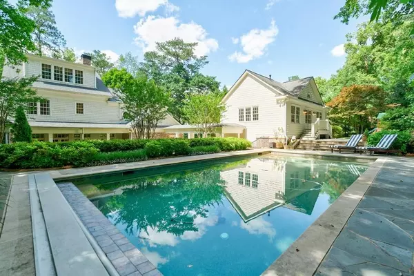 Atlanta, GA 30327,994 Buckingham CIR NW