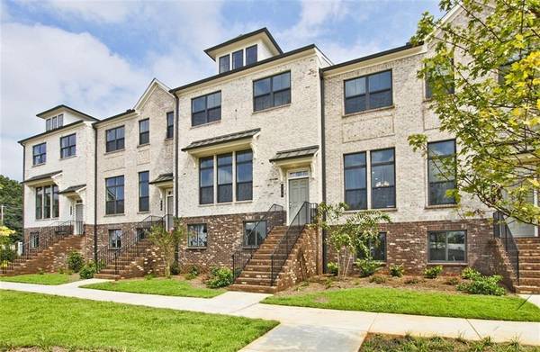 725 Fairview CIR, Roswell, GA 30076