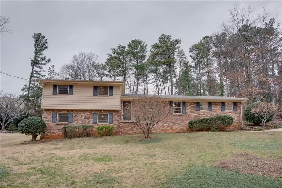 2220 Winding WAY, Tucker, GA 30084