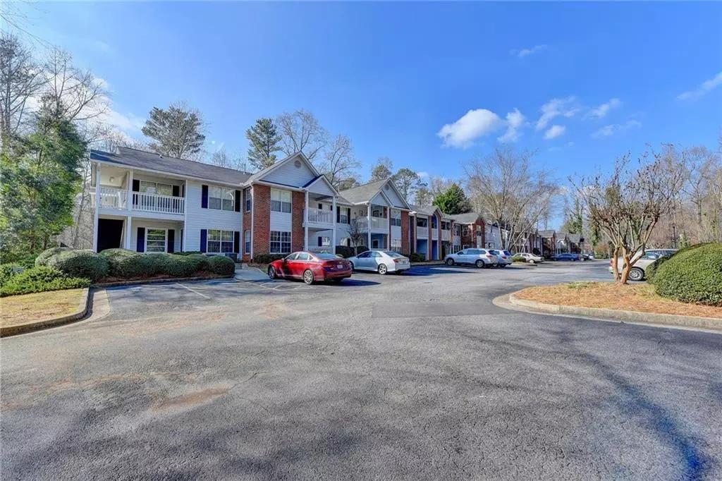 Roswell, GA 30076,315 Streamside DR #315