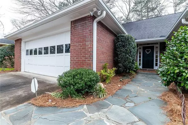 Roswell, GA 30076,465 Fourth Fairway DR