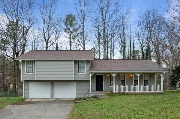 419 Creekside LN, Woodstock, GA 30188