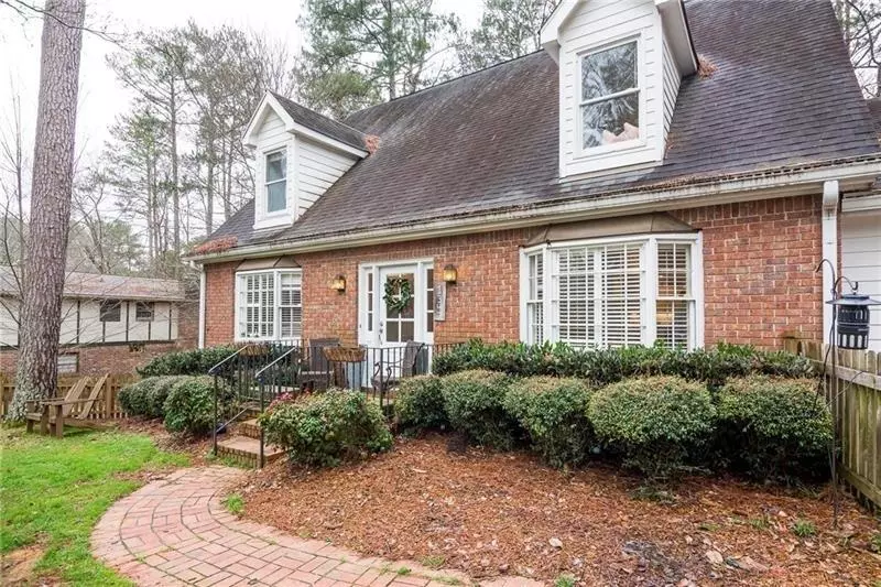 1347 Mill Glen DR, Dunwoody, GA 30338