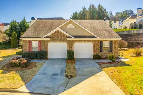 432 Red Coat LN, Woodstock, GA 30188