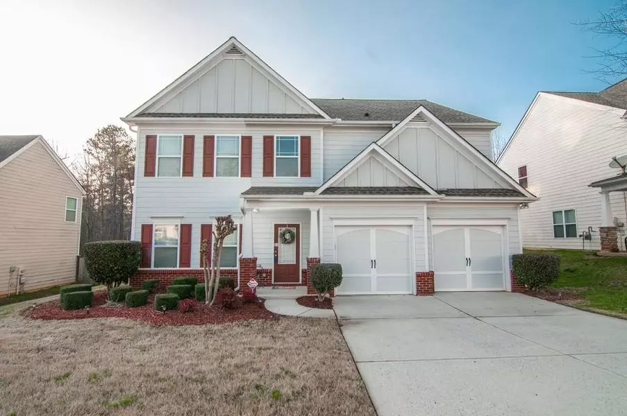 2135 VILLAGE GREEN DR, Fairburn, GA 30213