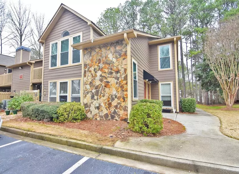 4205 CANYON POINT CIR, Roswell, GA 30076