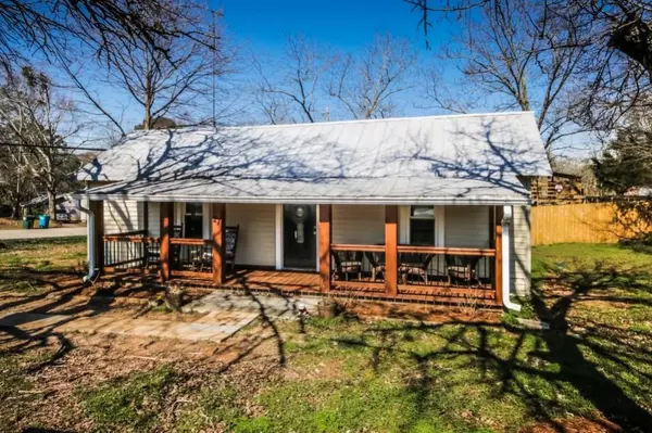 27 Wood ST, Commerce, GA 30529