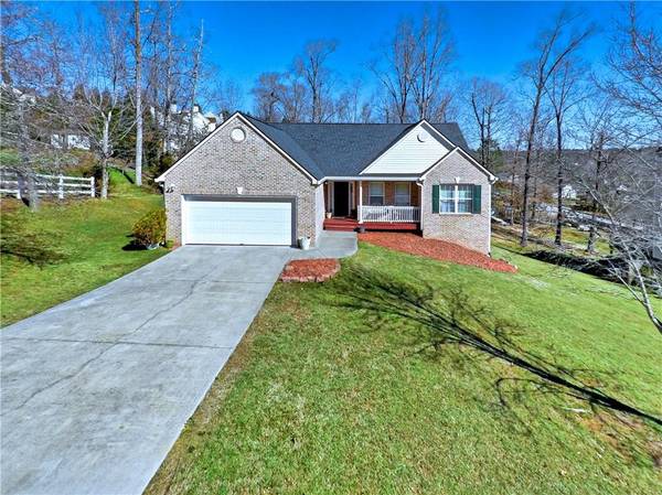 504 Plantation Creek DR, Loganville, GA 30052