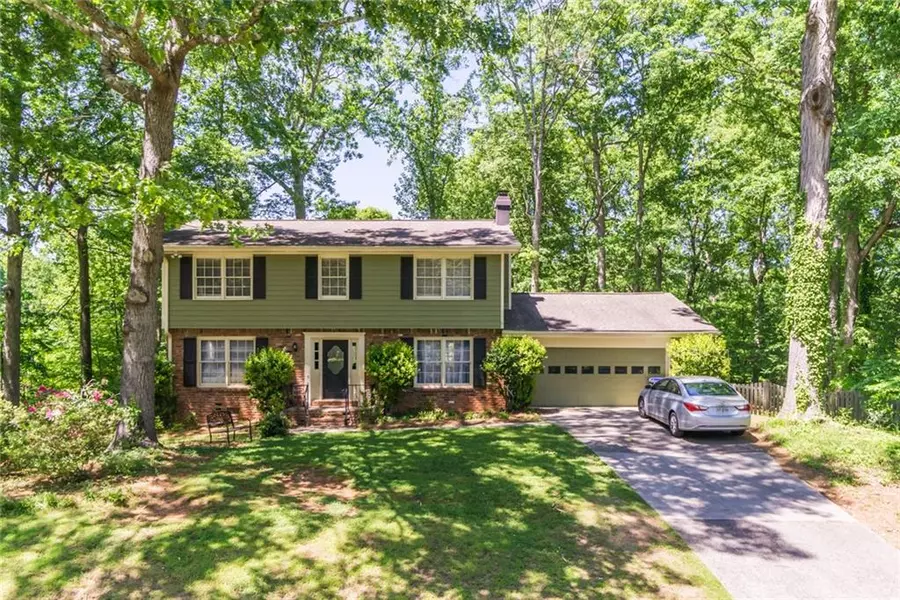 4647 Mountain Creek DR NE, Roswell, GA 30075