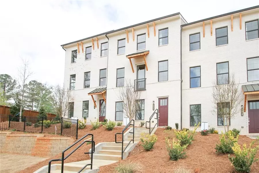 2025 Goldenrod RD #13, Roswell, GA 30076