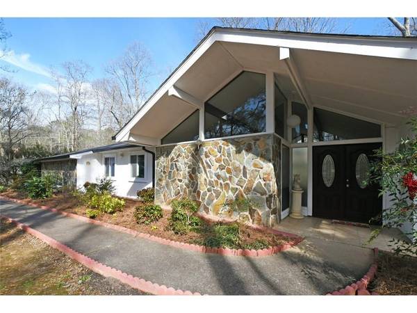 1540 Ridgefield DR, Roswell, GA 30075