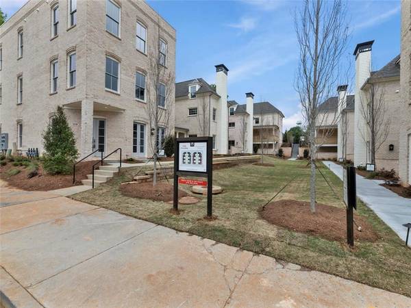 510 Clover CT #13, Roswell, GA 30075