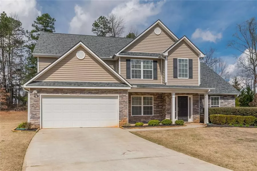 3312 Oakbriar DR, Loganville, GA 30052