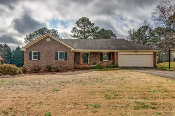 2054 Skyland Glen DR, Snellville, GA 30078