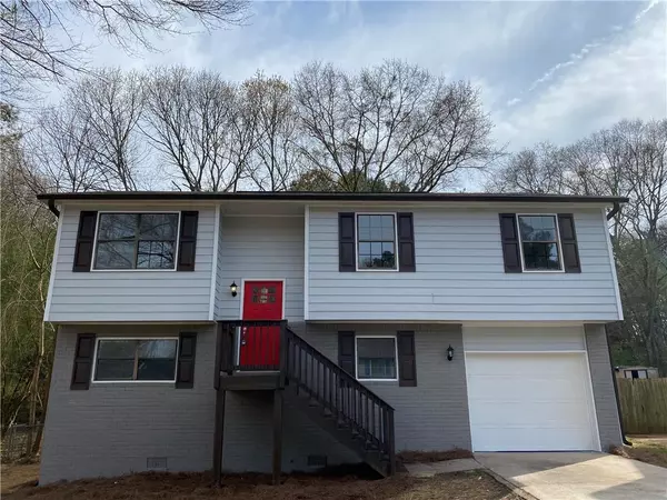 5274 Kinsdale LN, Stone Mountain, GA 30088