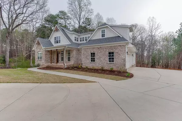 Flowery Branch, GA 30542,5935 Manor View LN