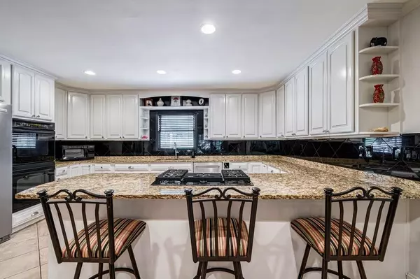 Atlanta, GA 30327,2970 Rockingham DR NW