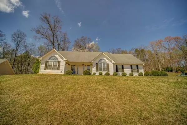 2248 S Oaks DR, Gainesville, GA 30507