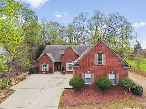 6199 Saddlehorse DR, Flowery Branch, GA 30542