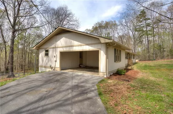 Adairsville, GA 30103,153 Pleasant Valley RD