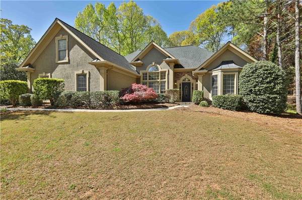 5007 Lake HOLW, Douglasville, GA 30135