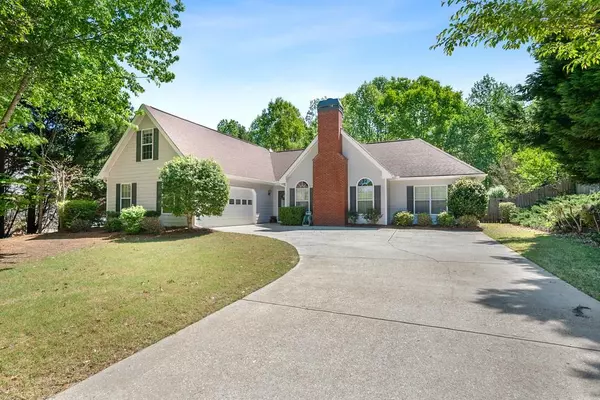 6318 Compass DR, Flowery Branch, GA 30542