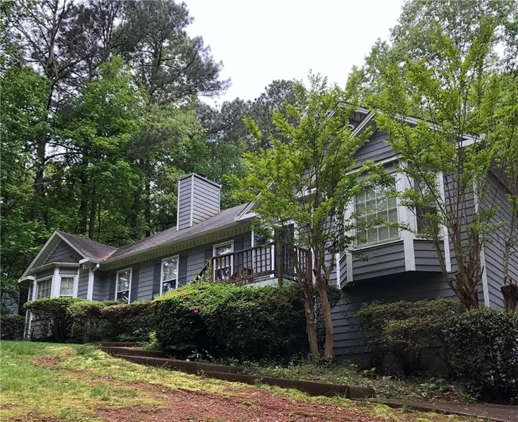 635 Driftwood DR, Woodstock, GA 30189